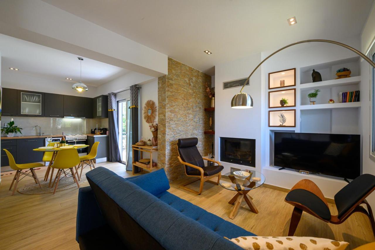 Chic Apartment In Nature, 5-Min Walk To The Beach Kalamata Esterno foto