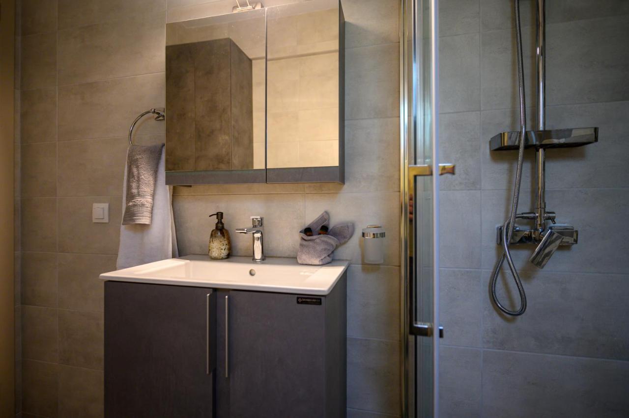 Chic Apartment In Nature, 5-Min Walk To The Beach Kalamata Esterno foto