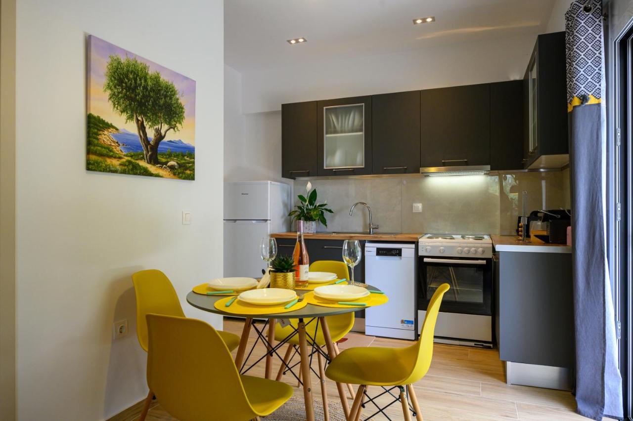Chic Apartment In Nature, 5-Min Walk To The Beach Kalamata Esterno foto