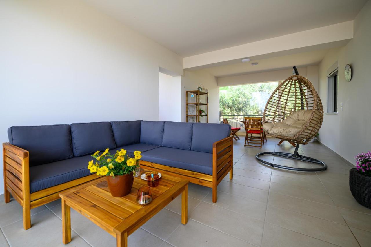 Chic Apartment In Nature, 5-Min Walk To The Beach Kalamata Esterno foto