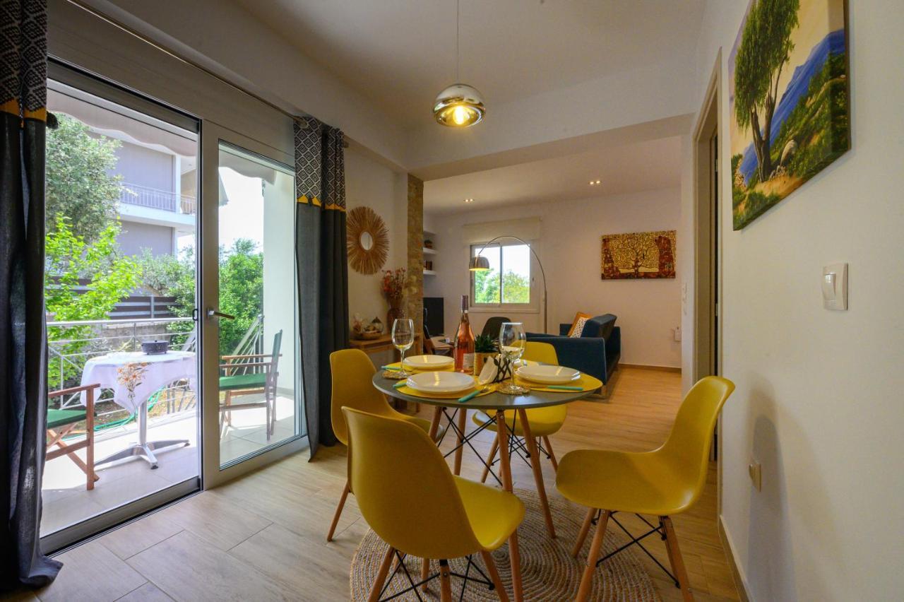 Chic Apartment In Nature, 5-Min Walk To The Beach Kalamata Esterno foto