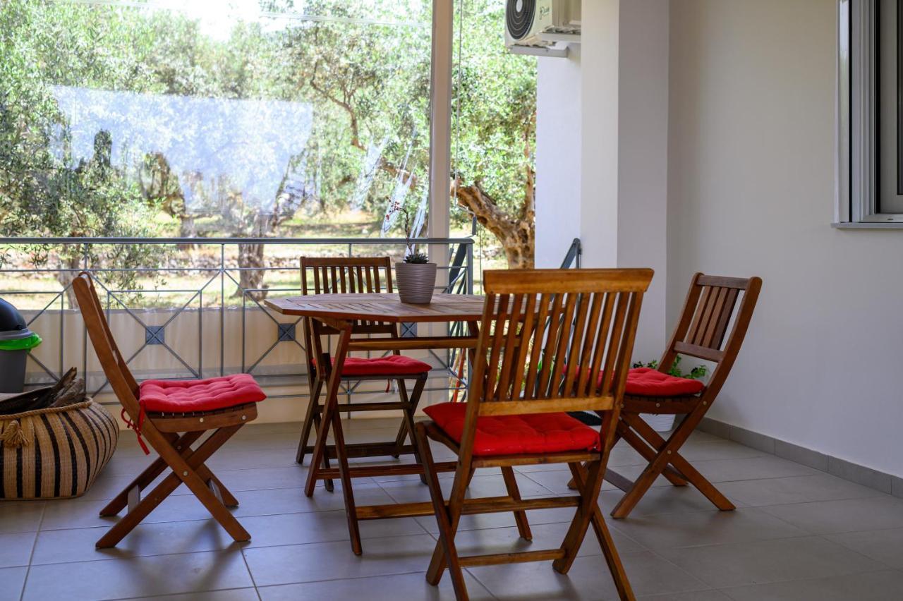 Chic Apartment In Nature, 5-Min Walk To The Beach Kalamata Esterno foto