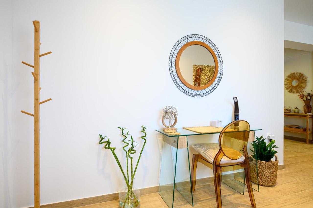 Chic Apartment In Nature, 5-Min Walk To The Beach Kalamata Esterno foto