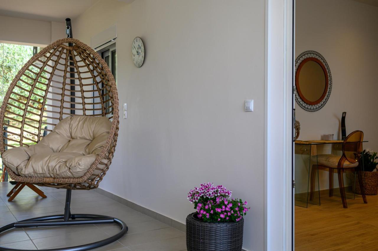 Chic Apartment In Nature, 5-Min Walk To The Beach Kalamata Esterno foto
