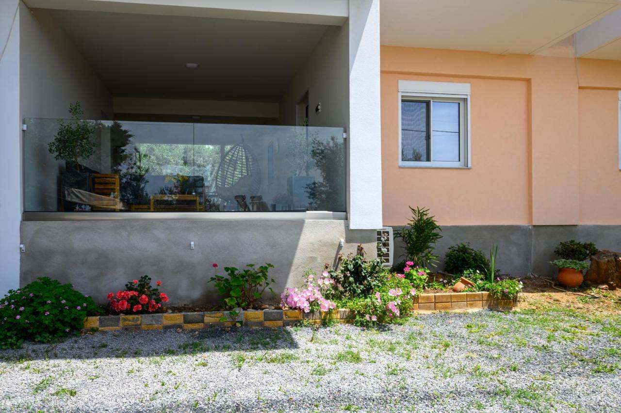 Chic Apartment In Nature, 5-Min Walk To The Beach Kalamata Esterno foto