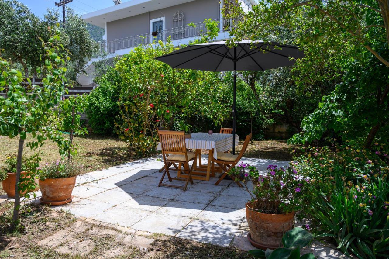 Chic Apartment In Nature, 5-Min Walk To The Beach Kalamata Esterno foto